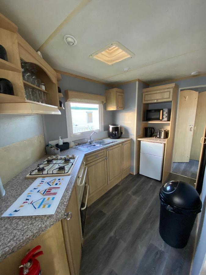 Seaview 190 - Ingoldmells - Pet Friendly, Wifi, Bed Linen - Close To Beach And Fantasy Island - Meadow Lakes Caravan & Lodge Hire Exteriör bild
